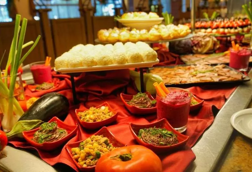 Отель Dit Majestic Beach Resort