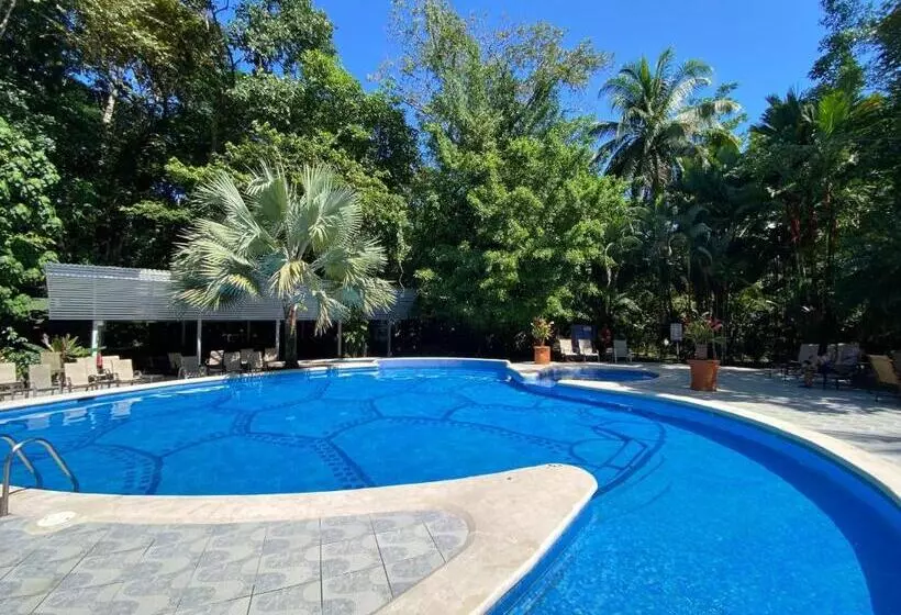 ホテル Evergreen Lodge