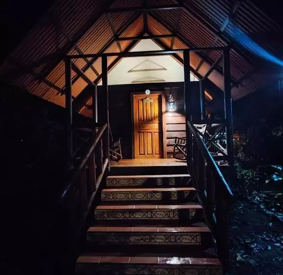 ホテル Evergreen Lodge