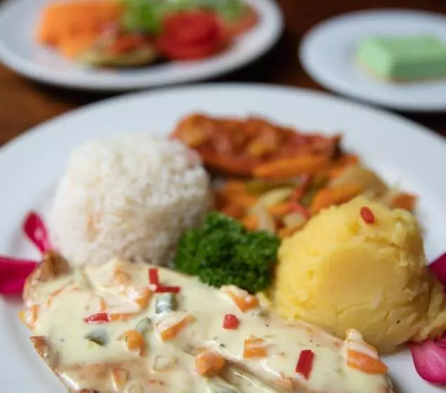 ホテル Evergreen Lodge