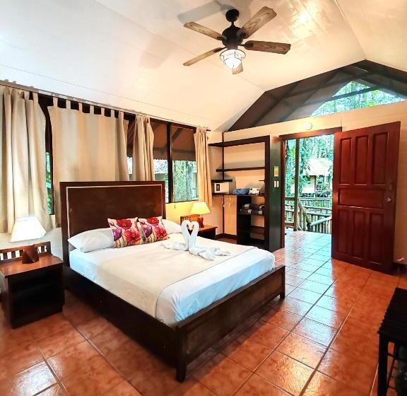 호텔 Evergreen Lodge