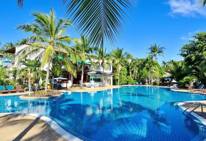 هتل First Bungalow Beach Resort