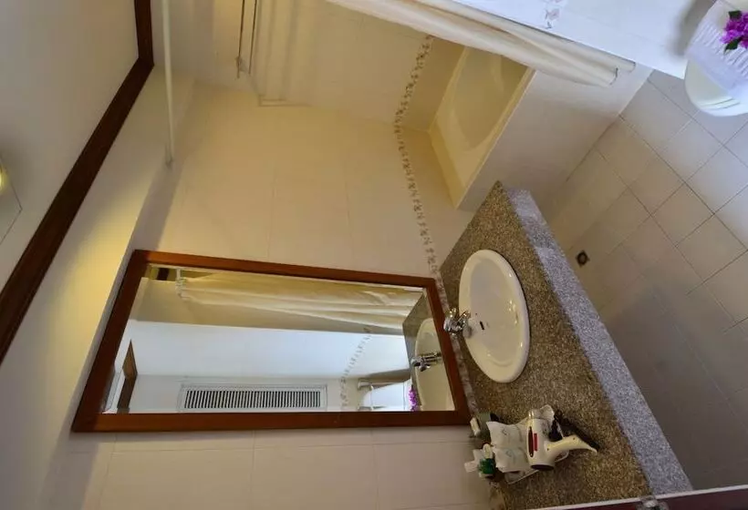 ホテル First Bungalow Beach Resort