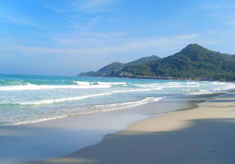 هتل First Bungalow Beach Resort