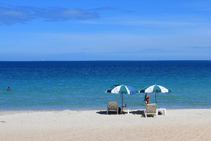 هتل First Bungalow Beach Resort