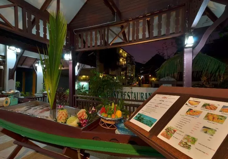 ホテル First Bungalow Beach Resort