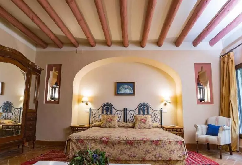 Отель Hacienda De Orán