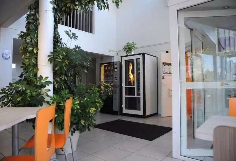 בית מלון כפרי Première Classe Metz Est Technopole