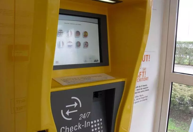 בית מלון כפרי Première Classe Metz Est Technopole