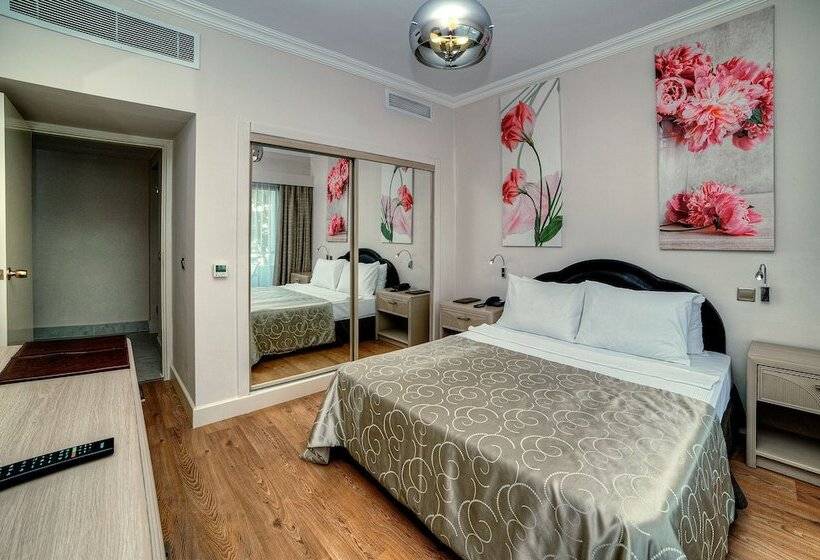 هتل Jasmine Court