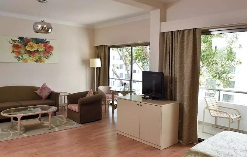 Отель Jasmine Court