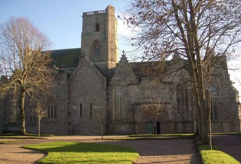 Kyriad Hotel Lamballe