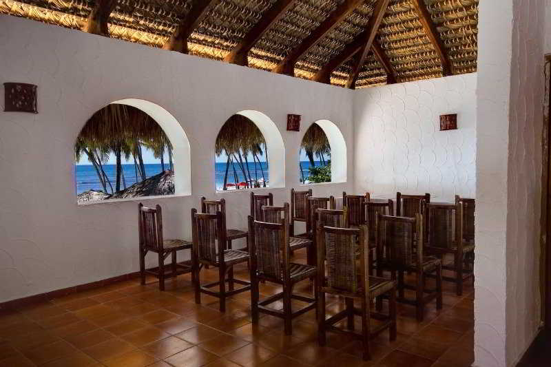 هتل Playa Esmeralda Resort