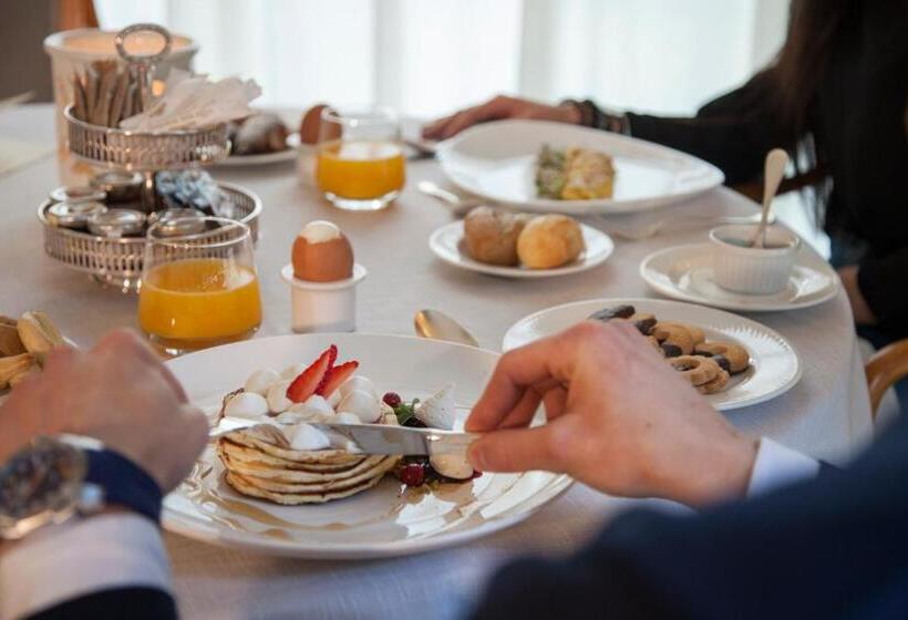 Отель Relais Villa San Martino