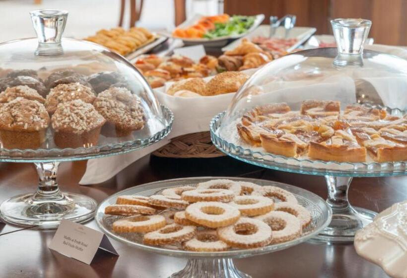 Отель Relais Villa San Martino