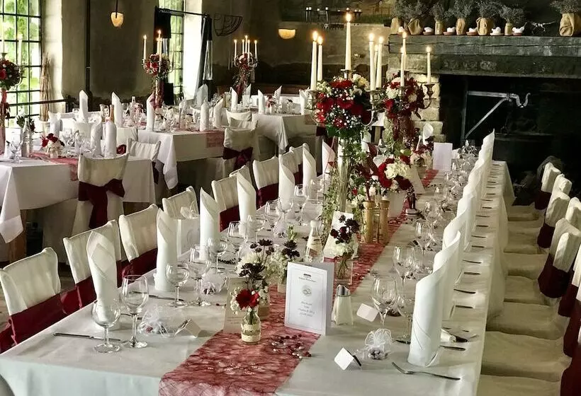 Отель Schloss Diedersdorf