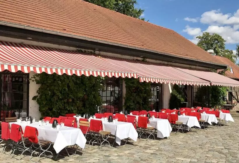 Отель Schloss Diedersdorf