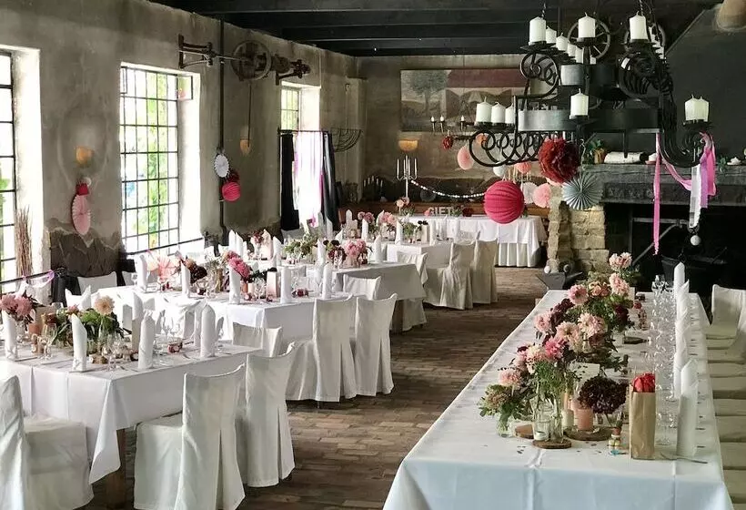 Отель Schloss Diedersdorf