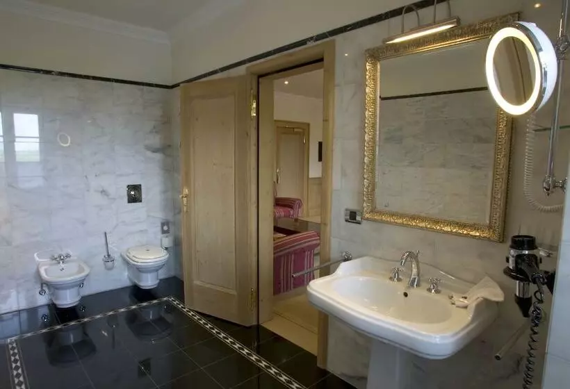 Отель Schloss Diedersdorf