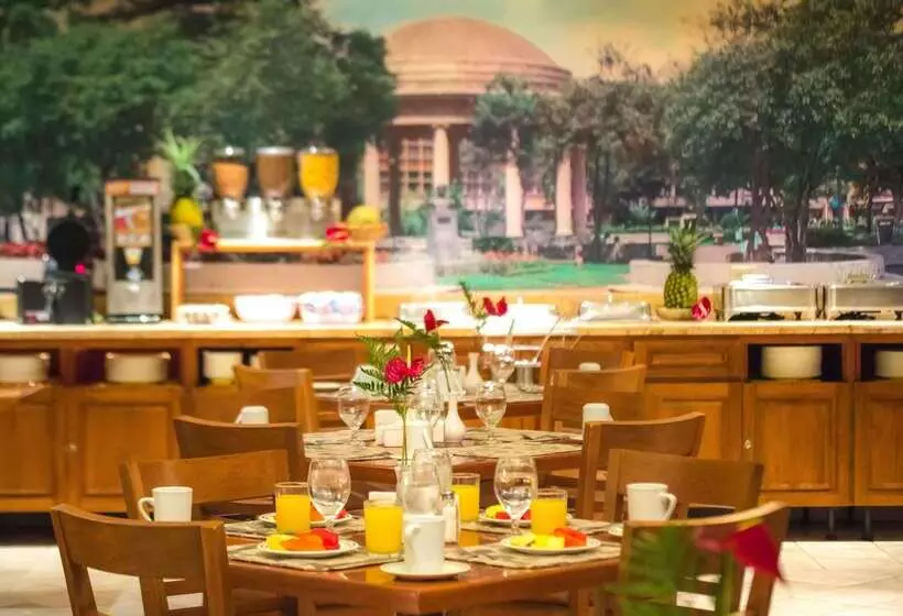 酒店 Sleep Inn Paseo Las Damas