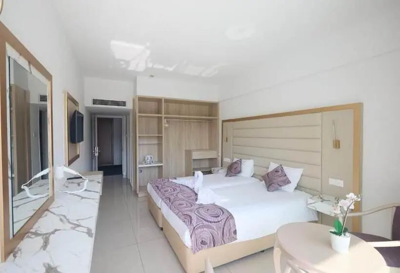 Отель Tsokkos Protaras