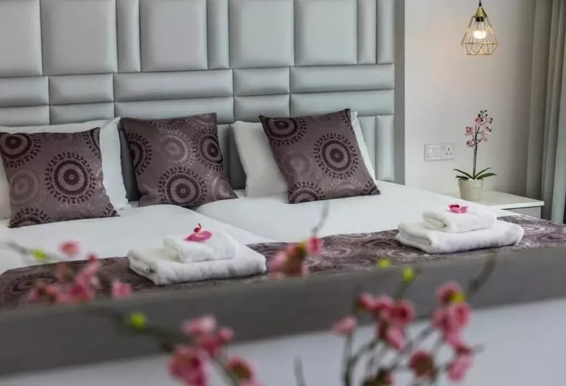 Отель Tsokkos Protaras