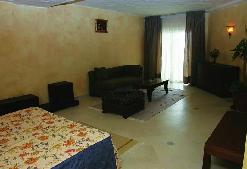 هتل Yasmine Beach