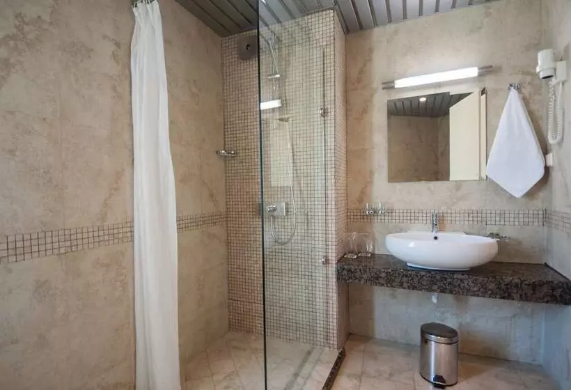 Jeravi Beach Hotel   All Inclusive