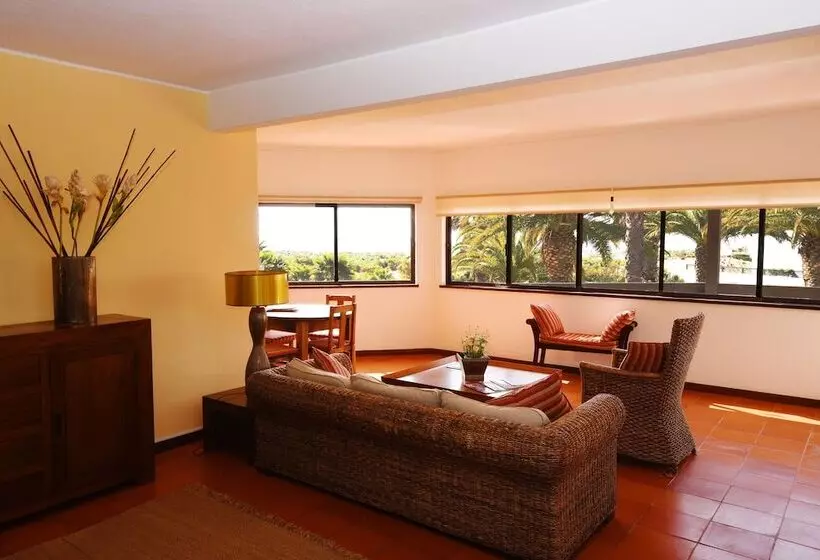 Praia Da Lota Resort - Beachfront Apartments