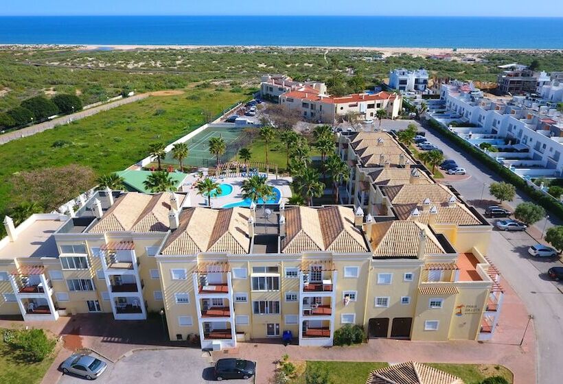 Praia Da Lota Resort - Beachfront Apartments
