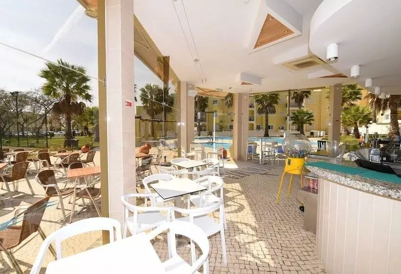 Praia Da Lota Resort - Beachfront Apartments