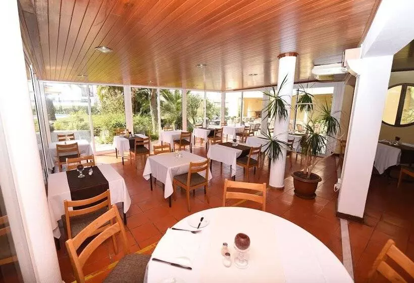 Praia Da Lota Resort - Beachfront Apartments