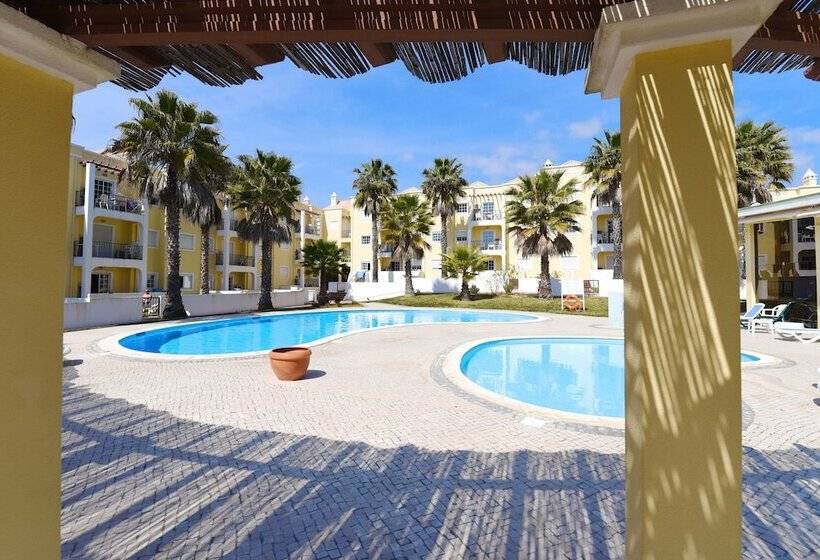 Praia Da Lota Resort - Beachfront Apartments