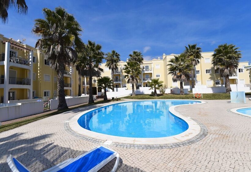 Praia Da Lota Resort - Beachfront Apartments