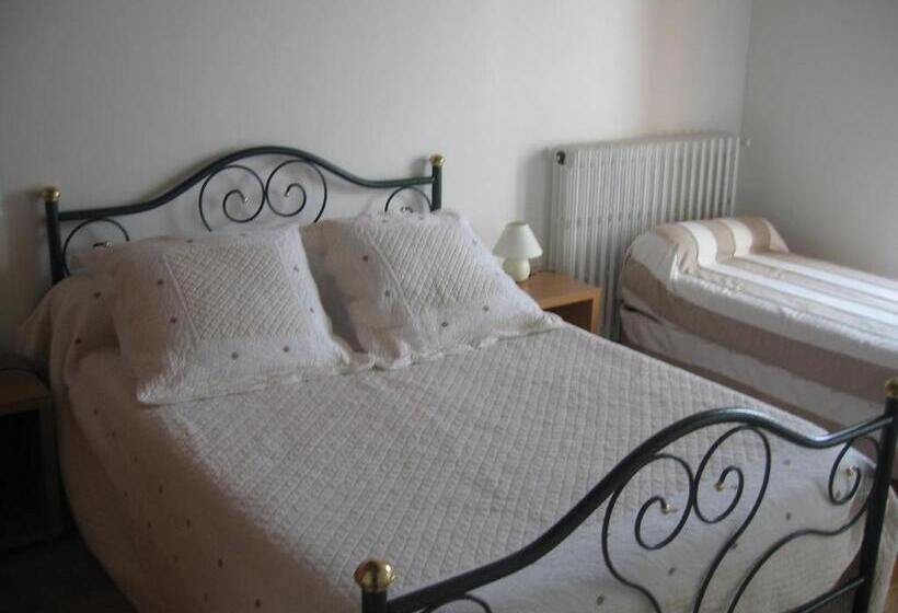 Общежитие Auberge Saint Hernin