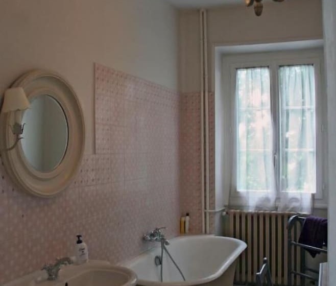 مبيت وإفطار Château De Pintray