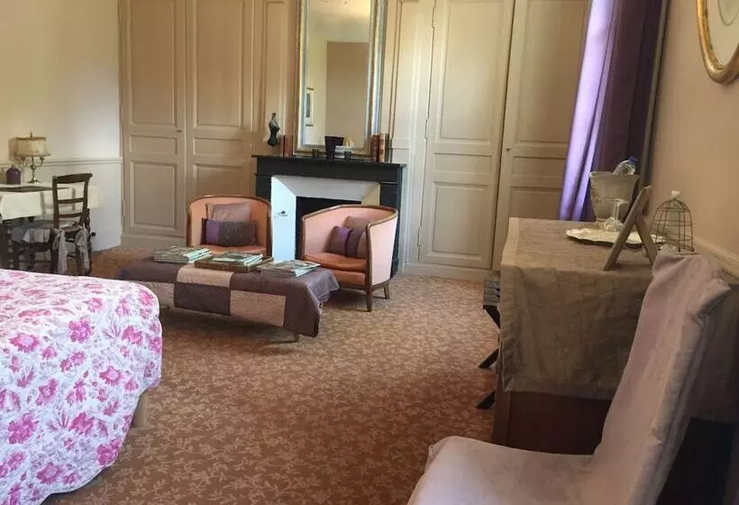 Aamiaismajoitus (B&B) Château De Pintray