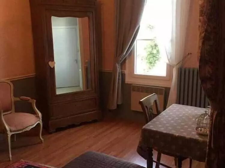 Aamiaismajoitus (B&B) Château De Pintray