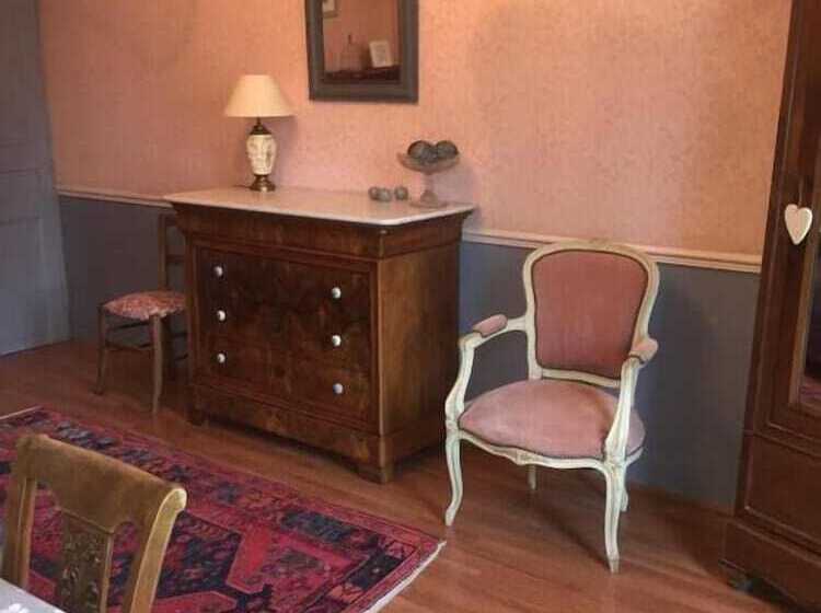 مبيت وإفطار Château De Pintray