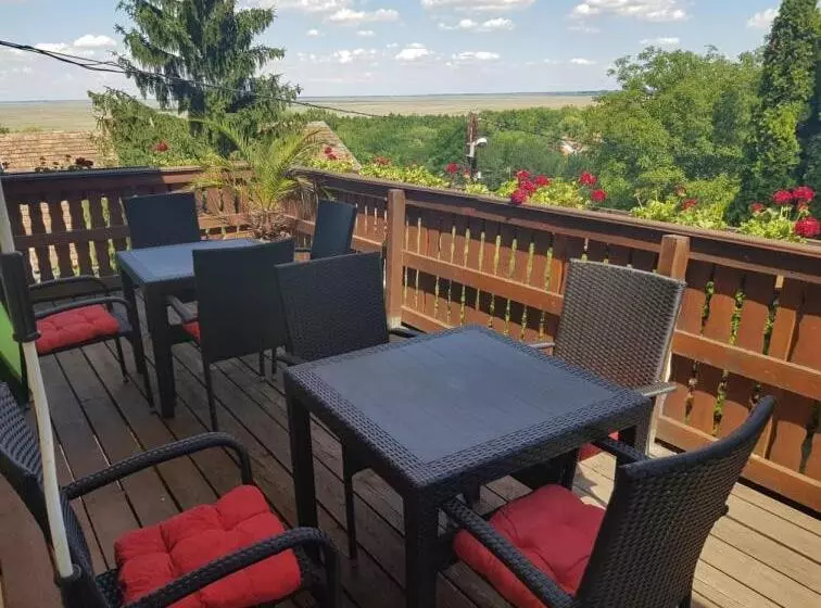 Aamiaismajoitus (B&B) Gloriett Panzió