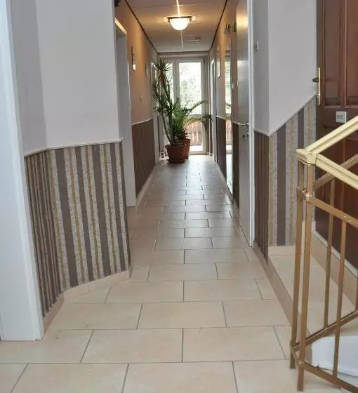 Aamiaismajoitus (B&B) Gloriett Panzió