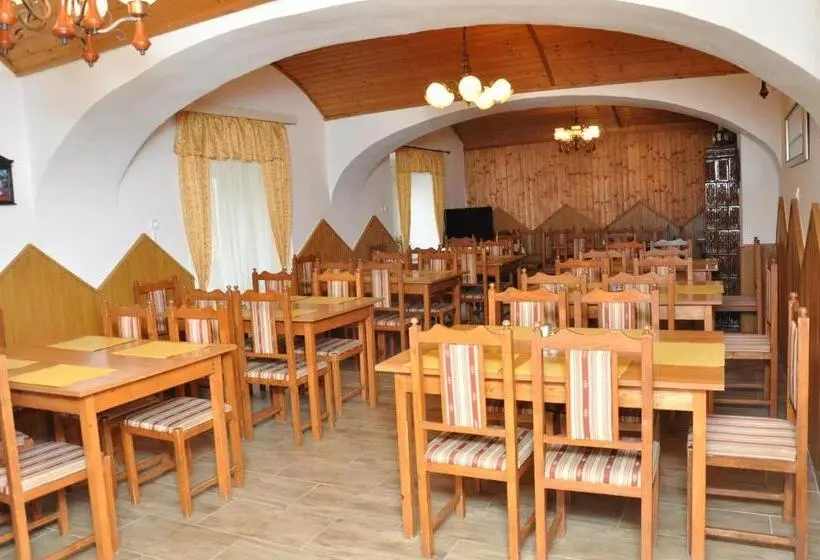 Aamiaismajoitus (B&B) Gloriett Panzió