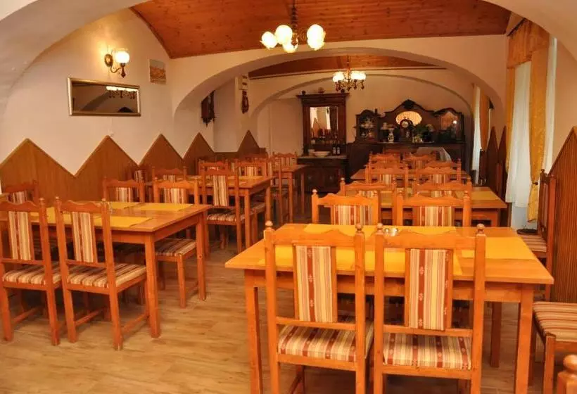 Aamiaismajoitus (B&B) Gloriett Panzió