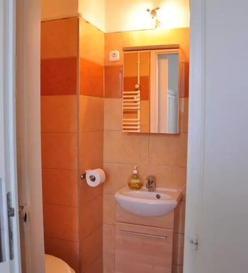 Aamiaismajoitus (B&B) Gloriett Panzió