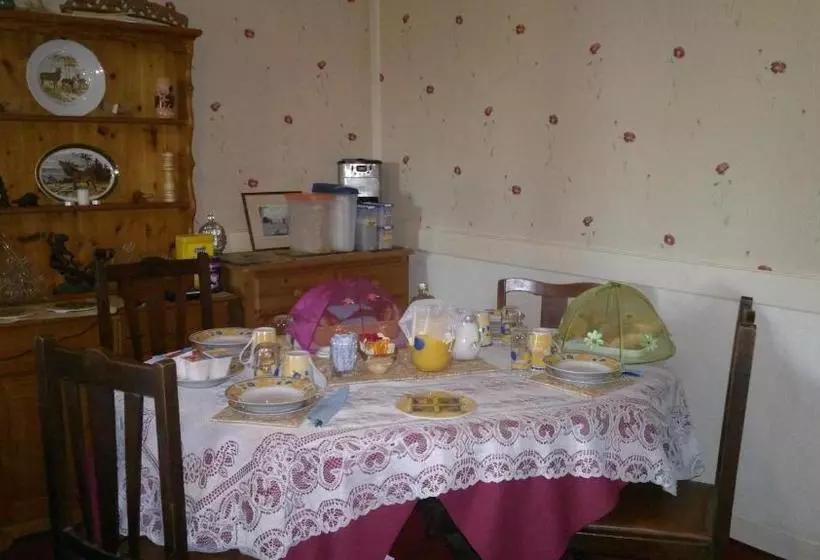Aamiaismajoitus (B&B) La Maison Jaune