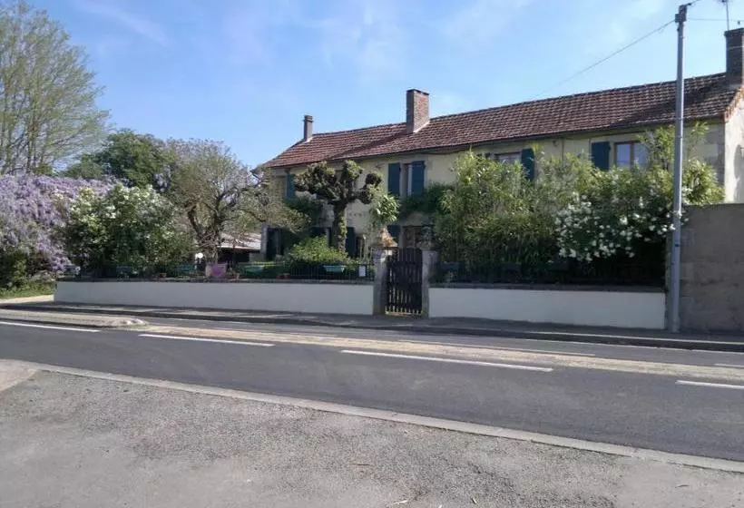 Aamiaismajoitus (B&B) La Maison Jaune