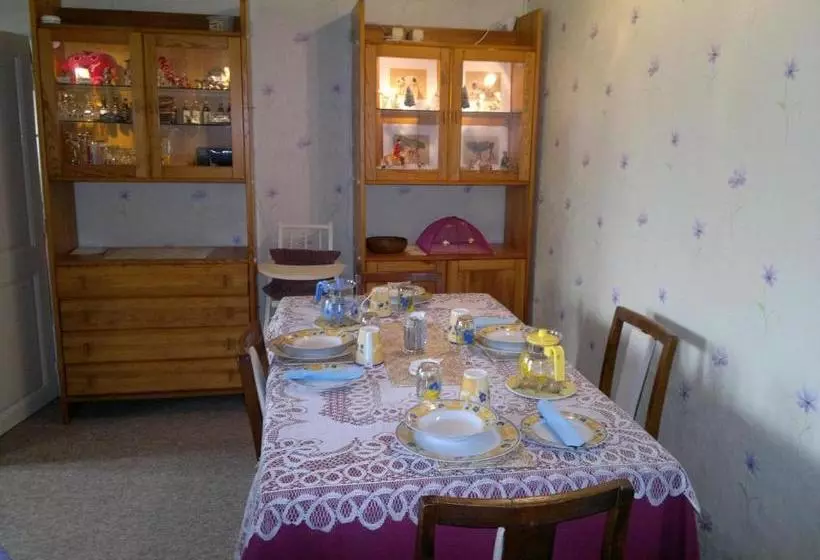 Aamiaismajoitus (B&B) La Maison Jaune