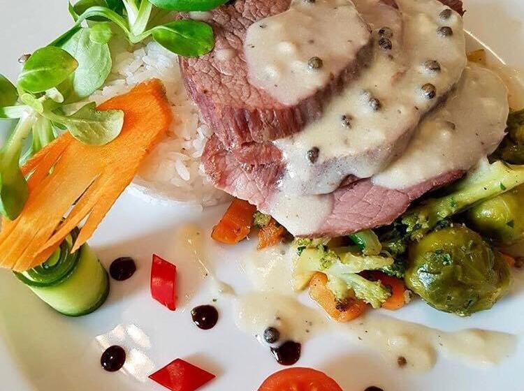 酒店 Belvárdi Fogadó