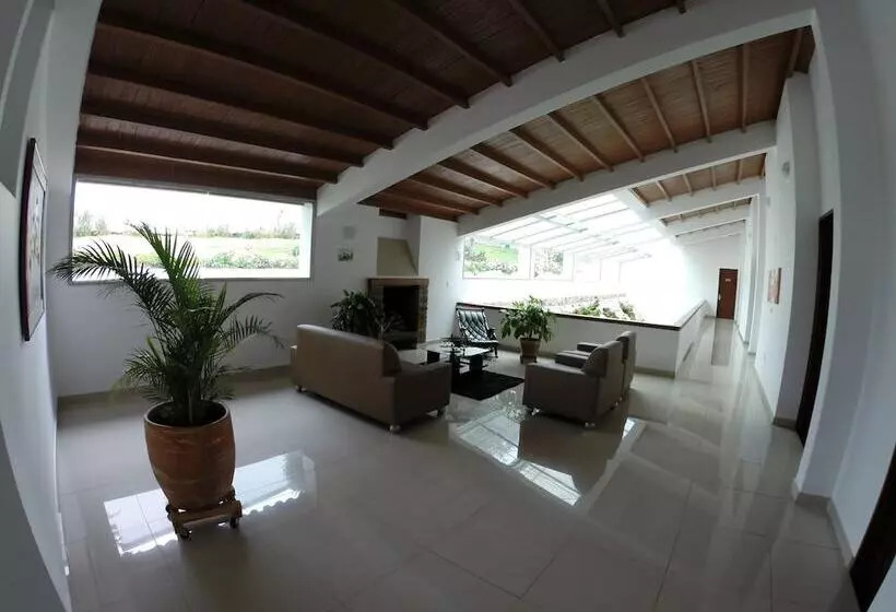 ホテル Cariongo Plaza