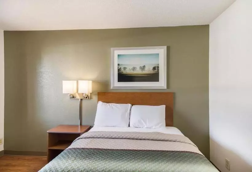 Hotelli Hometowne Studios By Red Roof Spartanburg   Asheville Highway